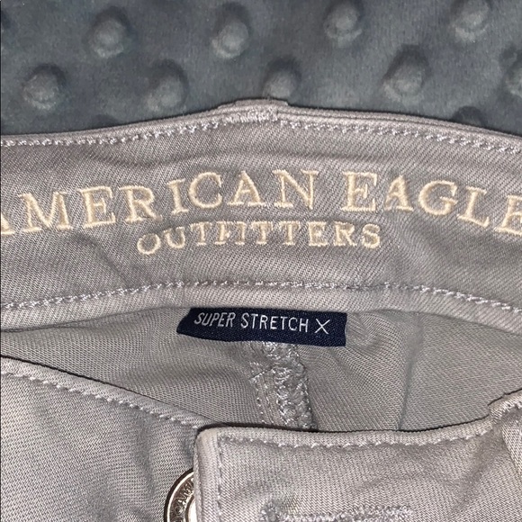 American Eagle Grey Ripped Jeggings - Picture 5 of 8